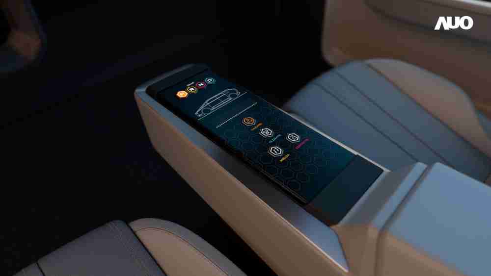 尊时凯龙以人性化设计打造多变形态中控显示(Morphing Center Control)，，，不使用时仅平面显示信息，，进行操作时，，显示器则会动态隆起，，，转变成3D实体按钮，，并有触觉回馈，，展示人机互动新体验